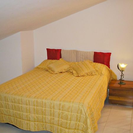 Appartamento Per 4 Persone Acerra Exterior photo